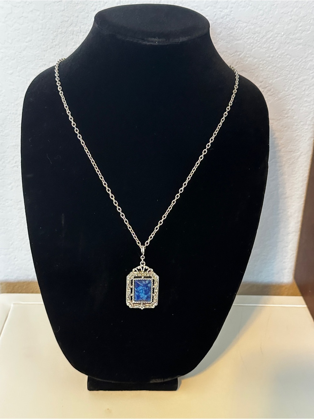 Sarah Coventry Roman Holiday Blue Pendant Necklace